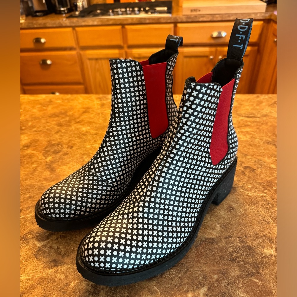 John Fluevog Slacker Nap